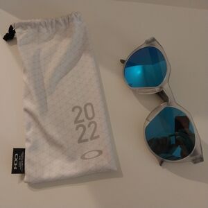 NEW OAKLEY HSTN SUNGLASSES 2022 Olympics Edition MATTE CLEAR SPACEDUST - BLUE